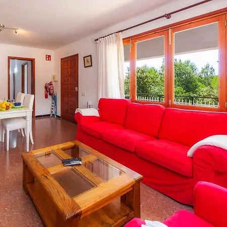 Konukevi Es Pins Font de sa Cala