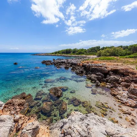 Konukevi Es Pins Font de sa Cala